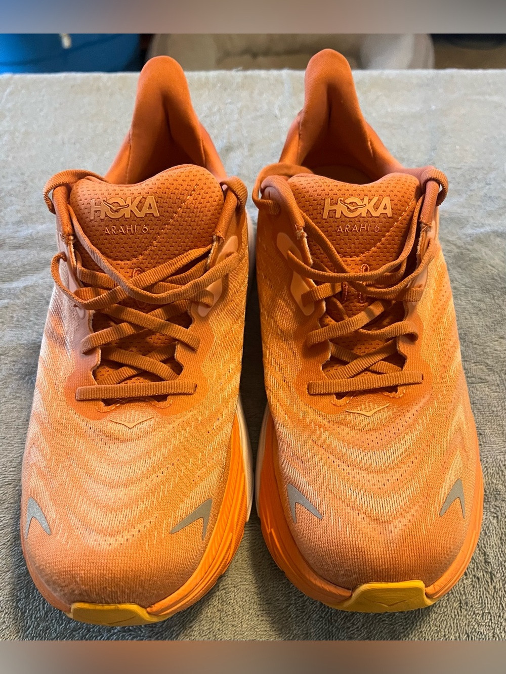 Hoka Arahi 6 WoMen's Running Shoes — salmon Size 10.5